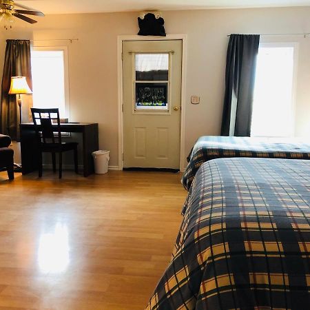Downtown Whitehorse 2 Bedroom House Bagian luar foto