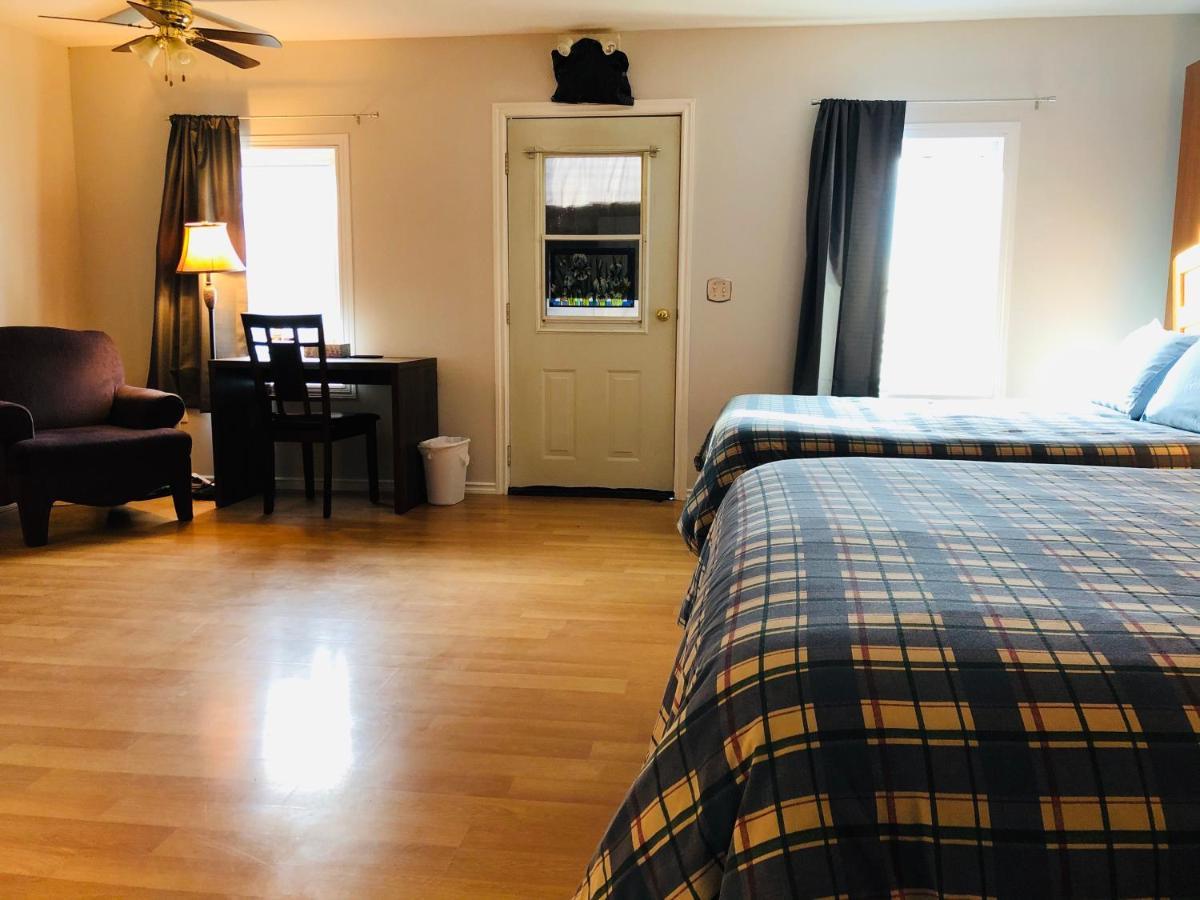Downtown Whitehorse 2 Bedroom House Bagian luar foto
