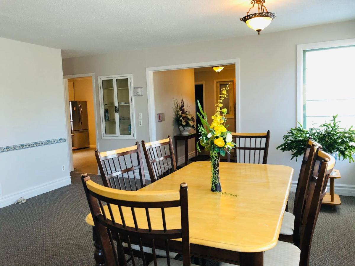 Downtown Whitehorse 2 Bedroom House Bagian luar foto