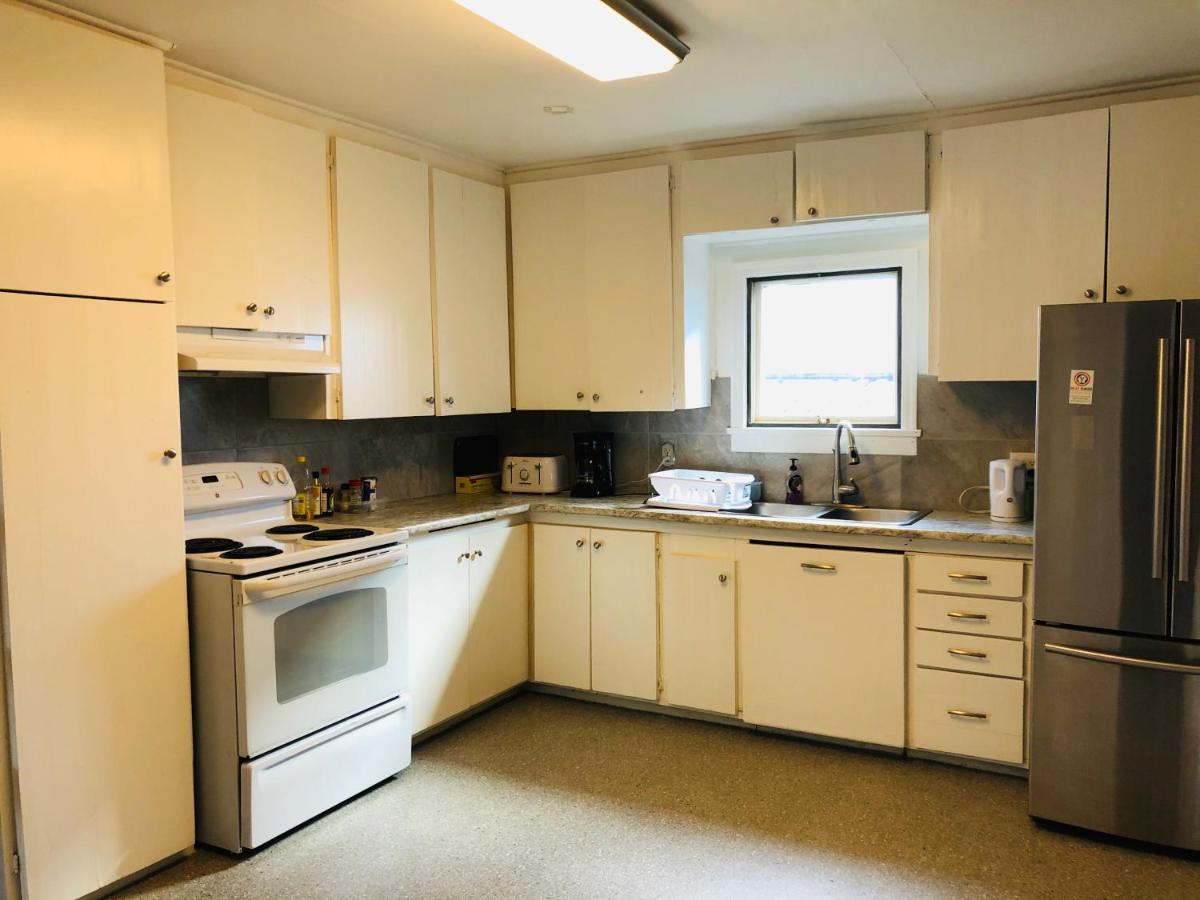 Downtown Whitehorse 2 Bedroom House Bagian luar foto