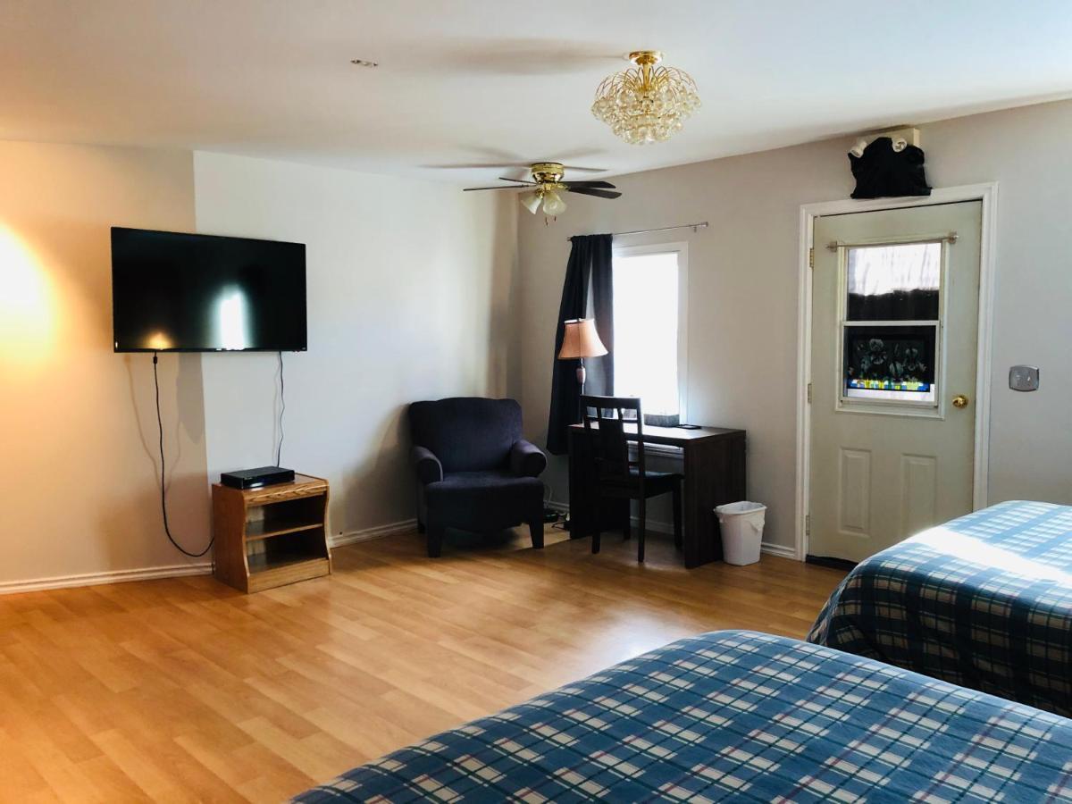 Downtown Whitehorse 2 Bedroom House Bagian luar foto