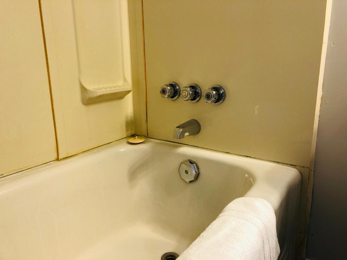 Downtown Whitehorse 2 Bedroom House Bagian luar foto