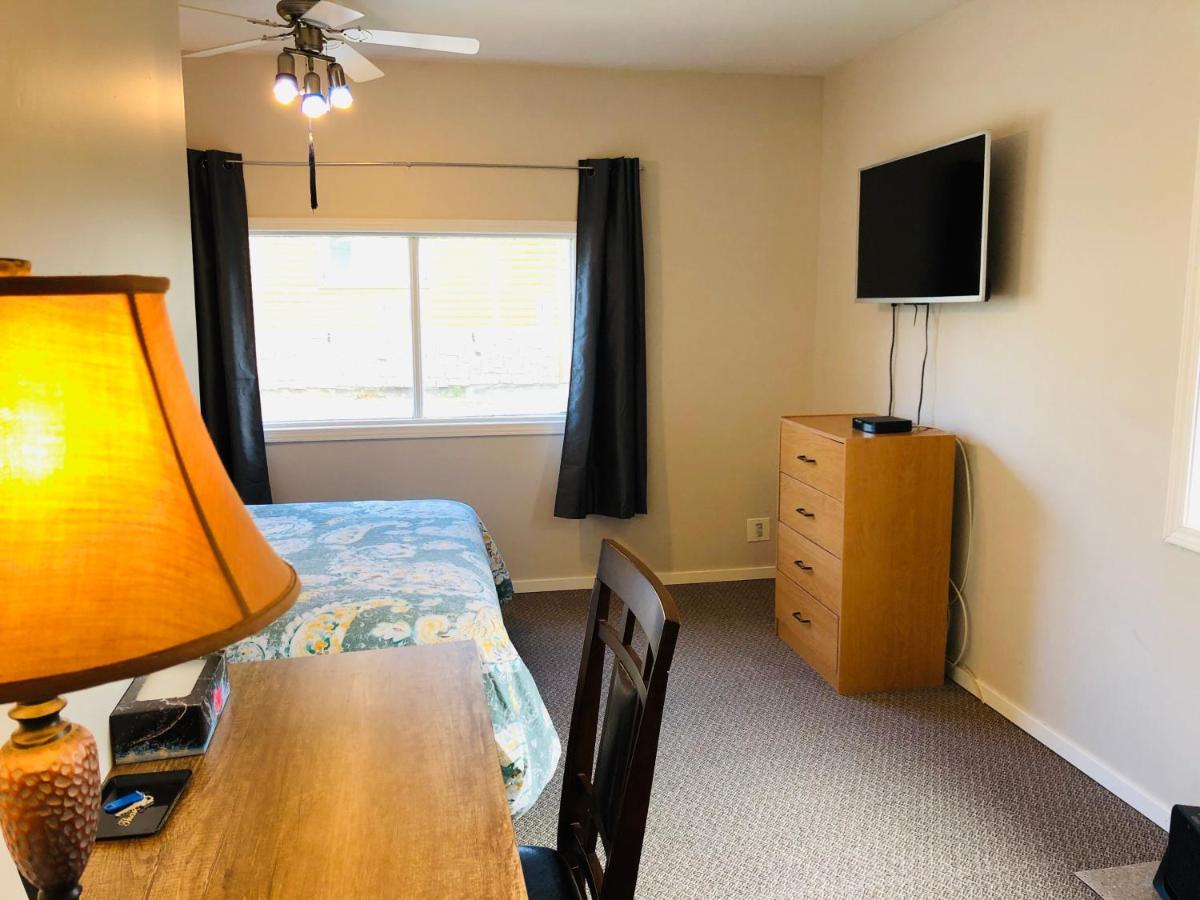 Downtown Whitehorse 2 Bedroom House Bagian luar foto